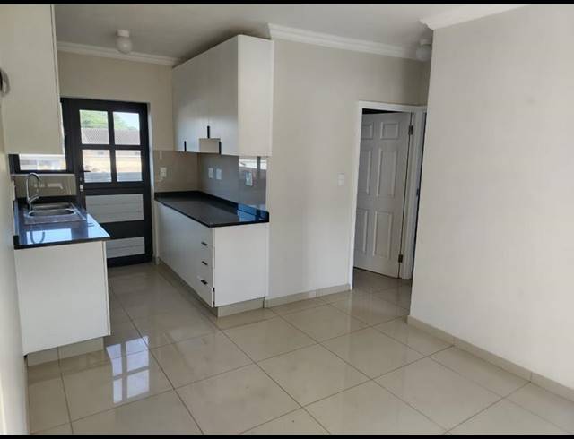 BUSINESS PROPERTY TO RENT IN EASTBURY